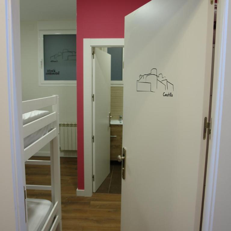 Hostel Trovadores - Habitación Cuádruple con baño privado - 19