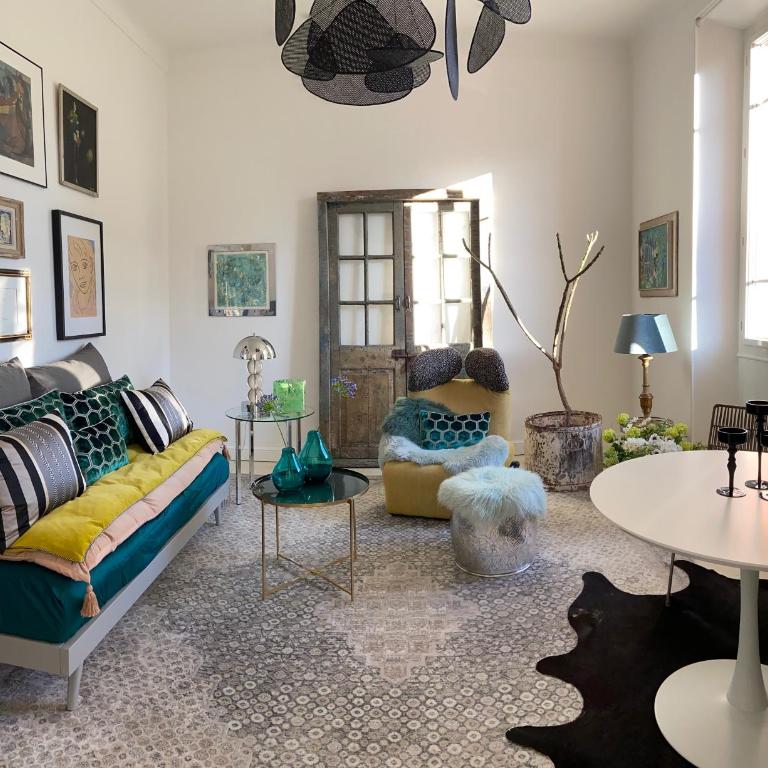 Un palmier à sa fenêtre - Chambre Double avec Salle de Bains Privative - 5