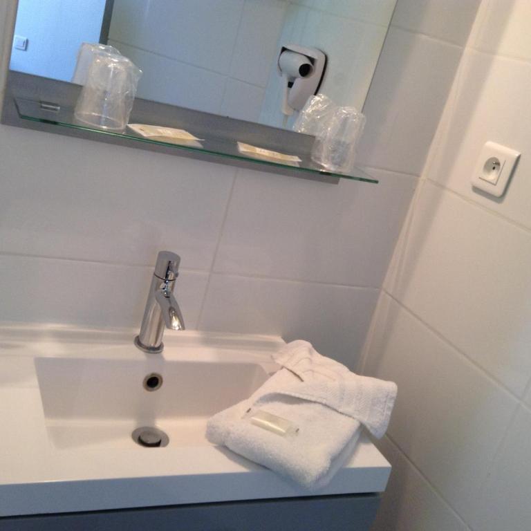 Hôtel Les Corps Saints - Petite Chambre Double - 1