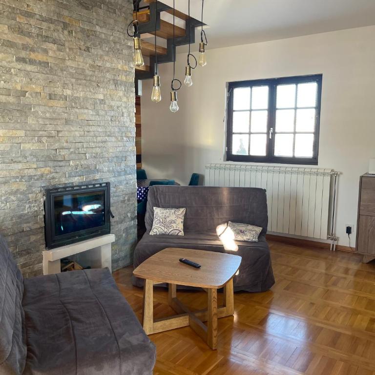 Mountain Villa Zlatibor - Three-Bedroom Villa - 11