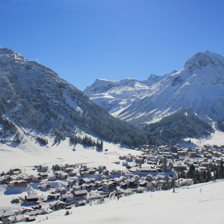 Pension Bergland - Doppelzimmer mit Balkon - 2