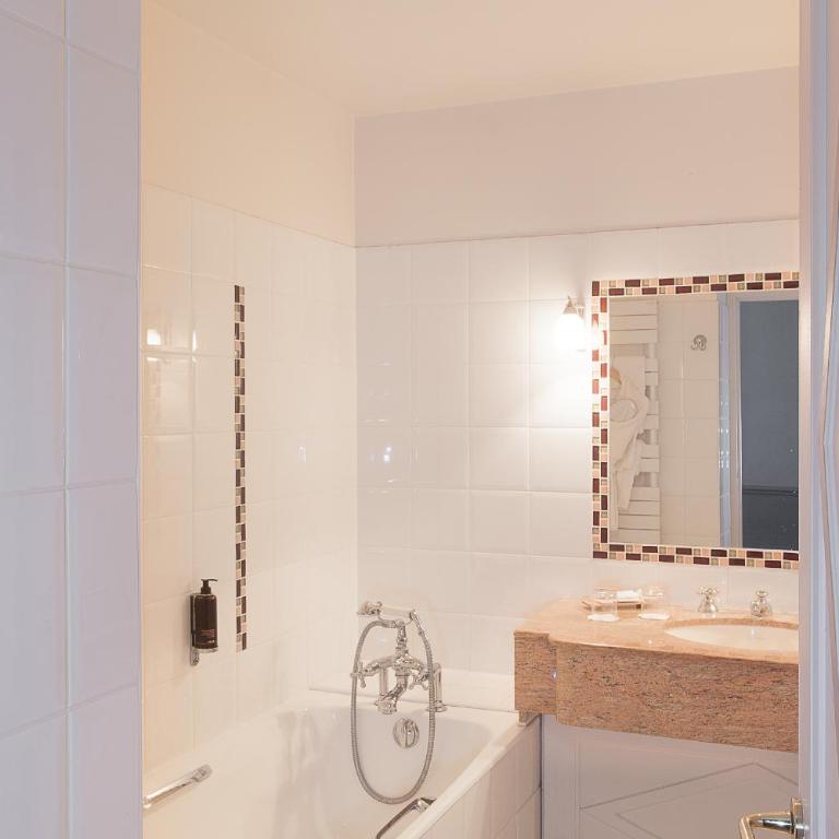 Hôtel Brighton - Esprit de France - Chambre Double Deluxe - Vue sur Paris - 5