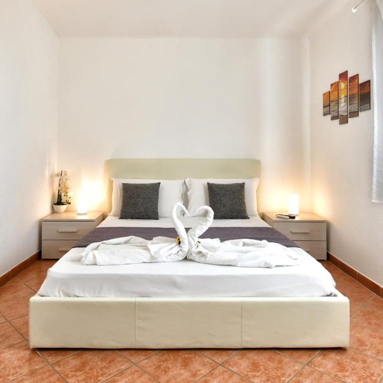 Casa Basilia - Deluxe Room (2 Adults + 1 Child) - 10