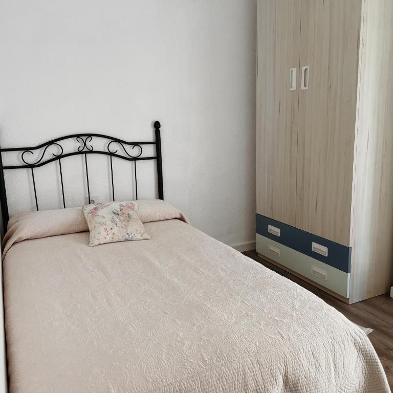 Slow Room Valencia - Single Room with Shared Bathroom and Shared Terrace - 6