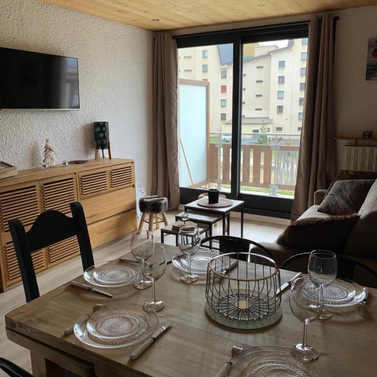 Les Deux Alpes, Le Lauvitel, appartement cosy, pied des pistes, 2 adultes 2 enfants - Apartment mit Balkon - 12