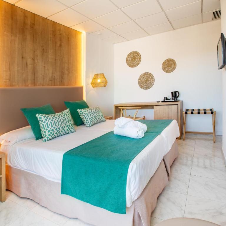 Bahía de Alcudia Hotel & Spa - Habitación Doble Deluxe con vistas laterales al mar - 1