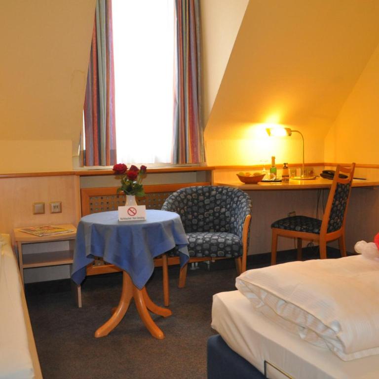 City Partner Hotel Strauss - Zweibettzimmer - 4