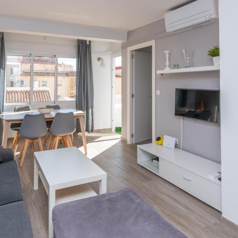 Nice 3BR in Fuengirola Centre near the beach - Apartamento de 3 dormitorios - 1