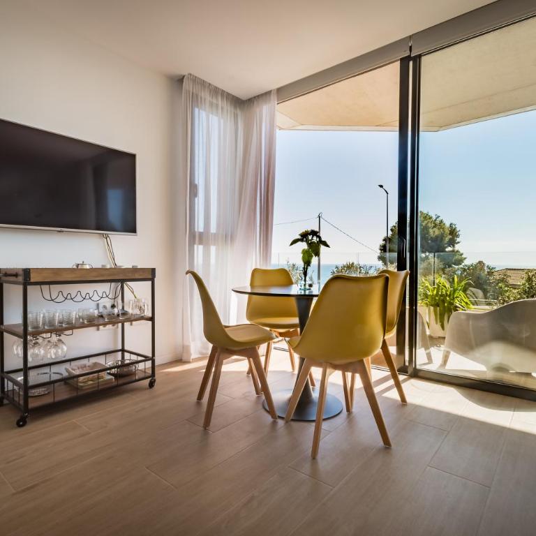 Modern sea front Sea Waves - Two-Bedroom Apartment - 2