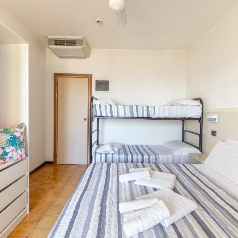 Hotel Mignon Riccione Fronte Mare - Habitación Doble con balcón - 1 o 2 camas - 7