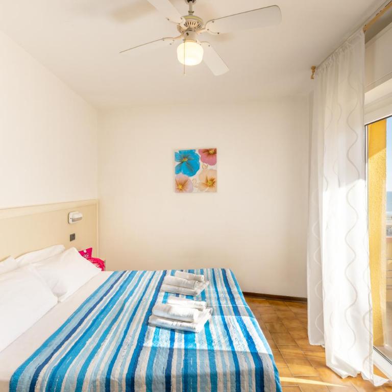 Hotel Mignon Riccione Fronte Mare - Habitación Doble con balcón - 1 o 2 camas - 26