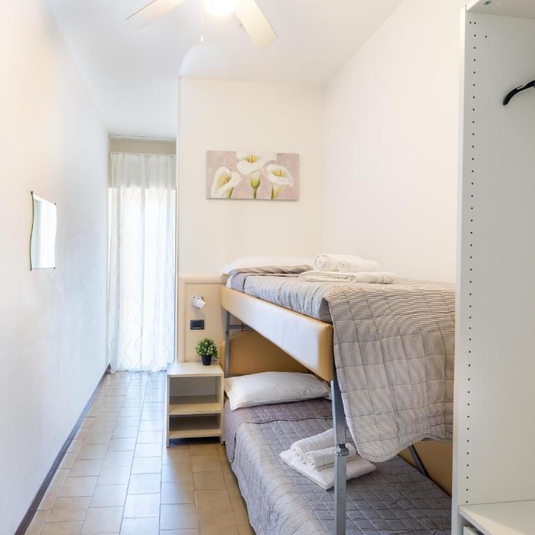 Hotel Mignon Riccione Fronte Mare - Economy Room with Bunk Bed and Balcony - 1