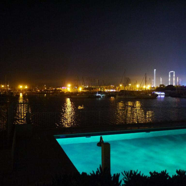 Studio - Les pieds dans l'eau agréable en toutes saisons 4 couchages - climatisation - parking privé - piscine sur mer - vue magnifique et rare - situation optimum - Les argonautes - Ile des pêcheurs - Cap d'Agde - One-Bedroom Apartment - 20
