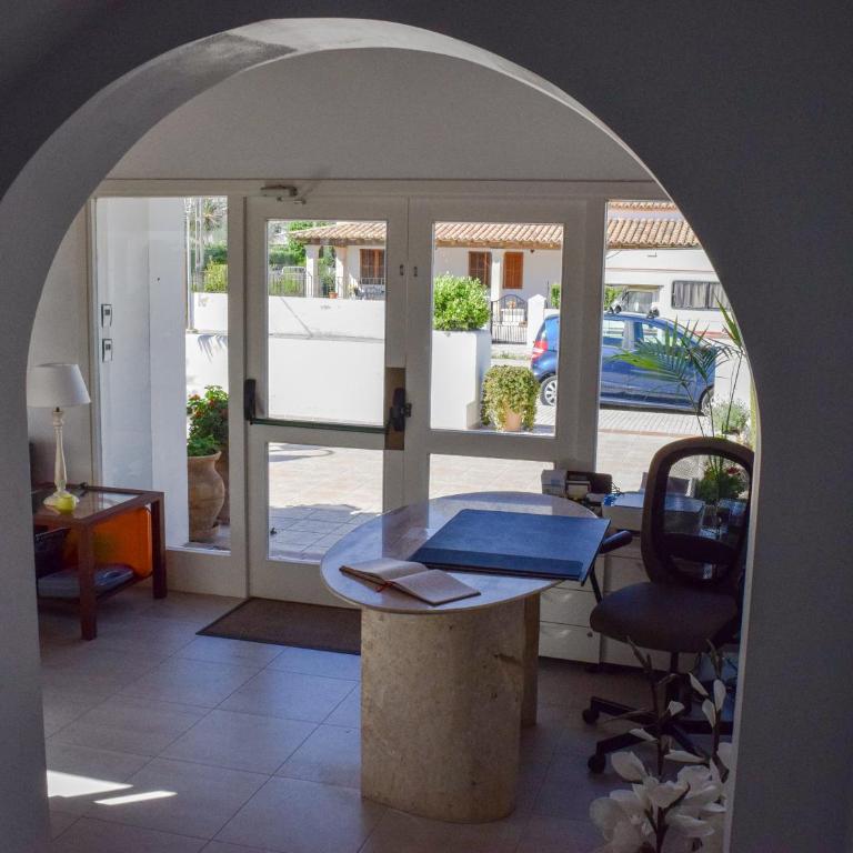 Villa Alexia Apartments Atolón 1st Floor Stairs 2BR Pool view 9 min to Sea 5min to Town AT1833 - Apartamento de 2 dormitorios - 22
