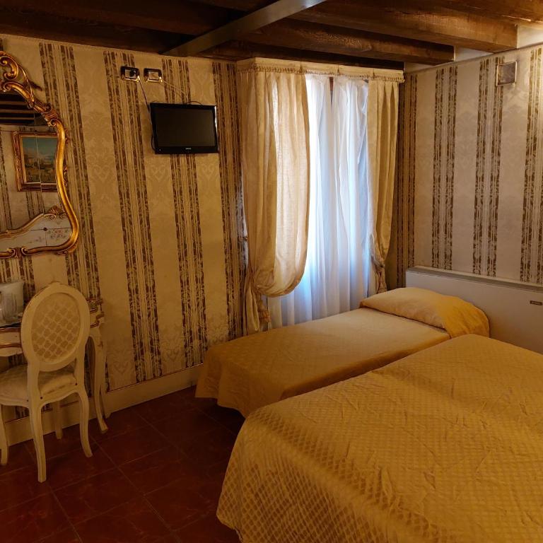 Residenza Hotel San Maurizio - Camera Standard Matrimoniale/Doppia con Letti Singoli - 8