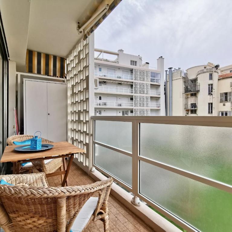 Studio Royal Lux by Booking Guys - Studio avec Terrasse - 8