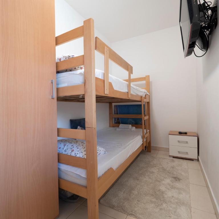 Sea view Two bedroom Family Apartment with pool - Sunset Ivanovići - Apartment with Sea View - 14