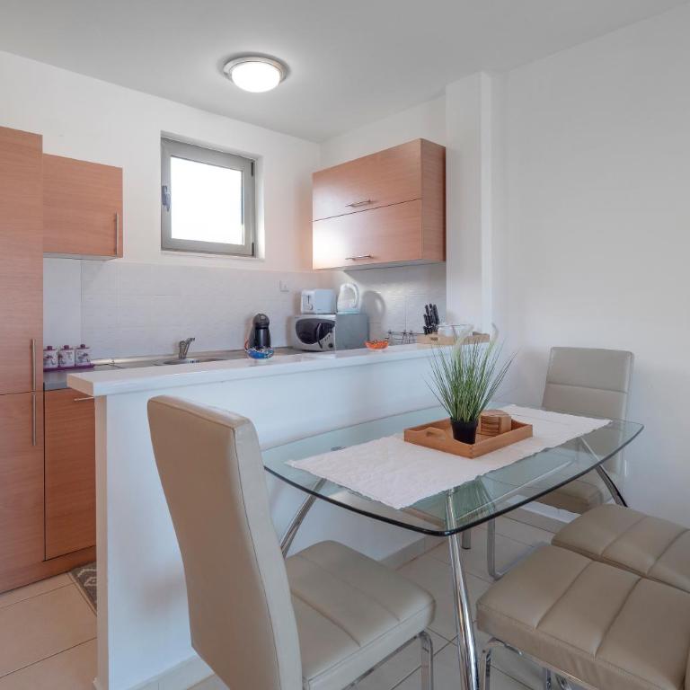 Sea view Two bedroom Family Apartment with pool - Sunset Ivanovići - Apartment with Sea View - 8