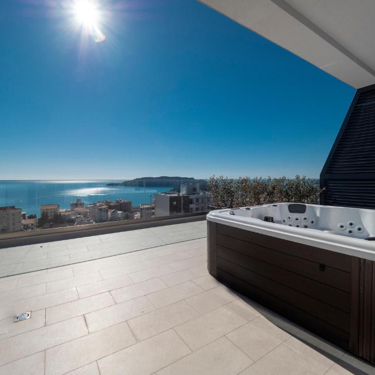 Horizon Two bedroom Penthouse with Hot tub - Two-Bedroom Apartment - 27