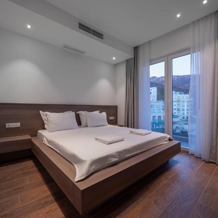 Horizon Two bedroom Penthouse with Hot tub - Two-Bedroom Apartment - 7