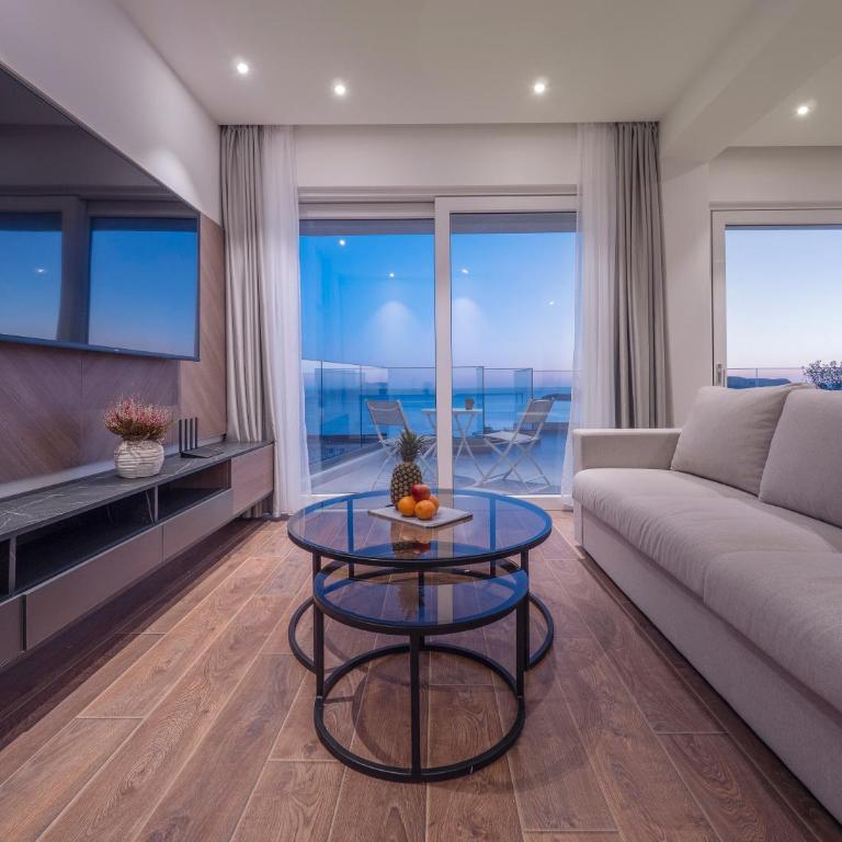 Horizon Two bedroom Penthouse with Hot tub - Two-Bedroom Apartment - 4