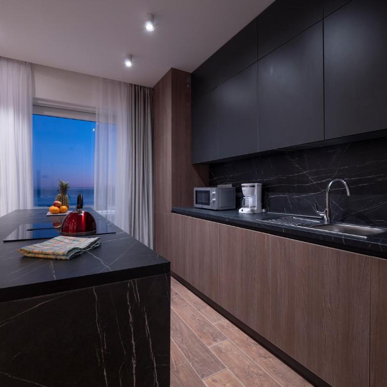 Horizon Two bedroom Penthouse with Hot tub - Two-Bedroom Apartment - 13