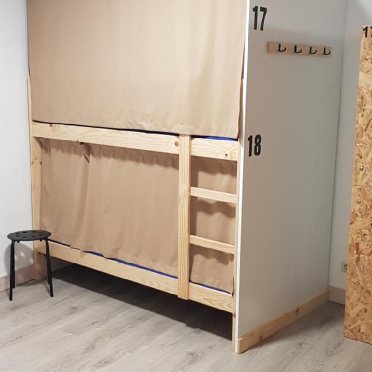 Albergue Santos - Bunk Bed in Mixed Dormitory Room - 2