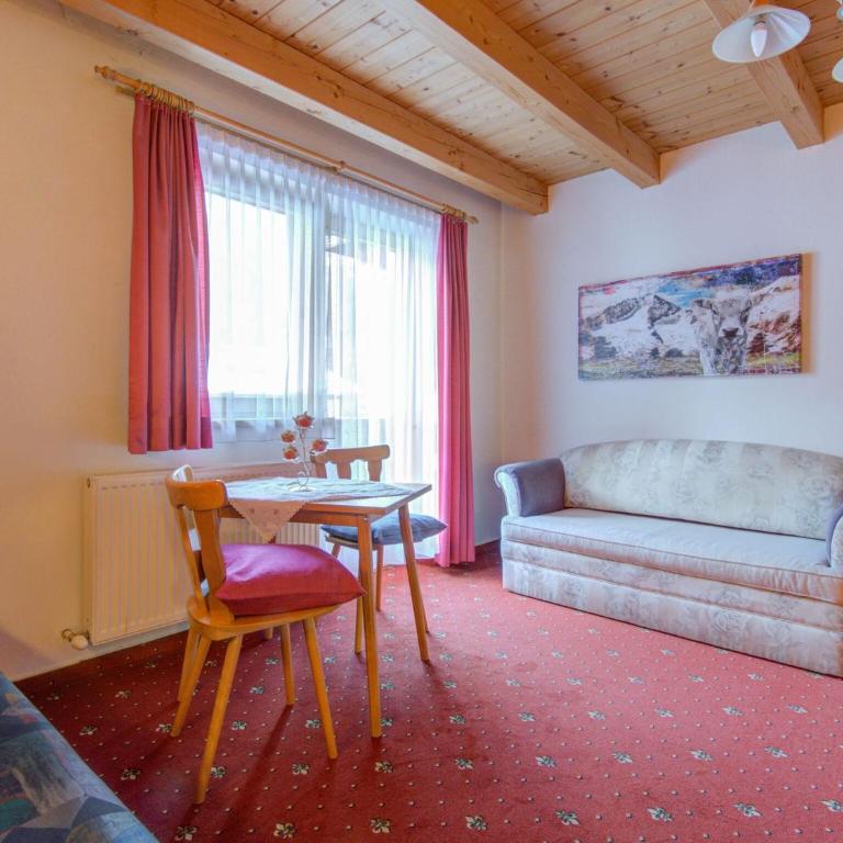 Apartment in Huben near Ski Slopes - Apartment mit 2 Schlafzimmern - 2
