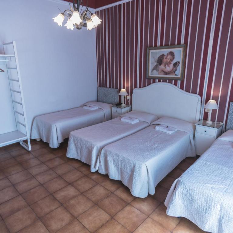 Hotel Victoria - Quadruple Room - 4