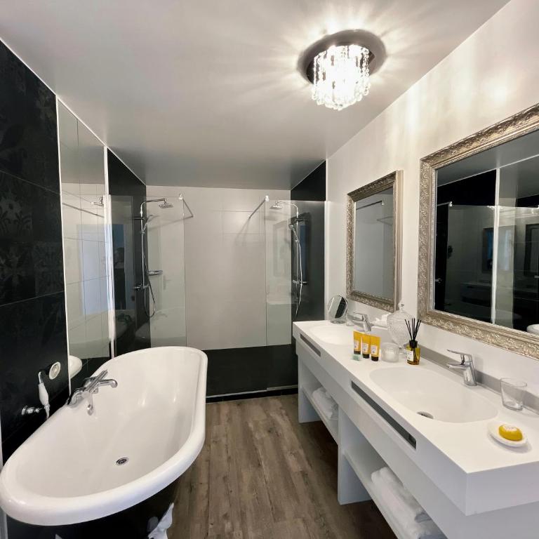 Belfry & Spa by Ligne St Barth - Suite Junior avec Balcon et Accès Gratuit au Spa - Vue sur Sanctuaire - 6