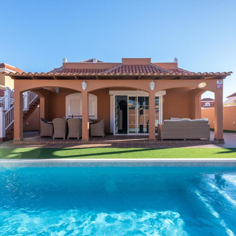 VILLA CAYETANA - Three-Bedroom Villa - 2