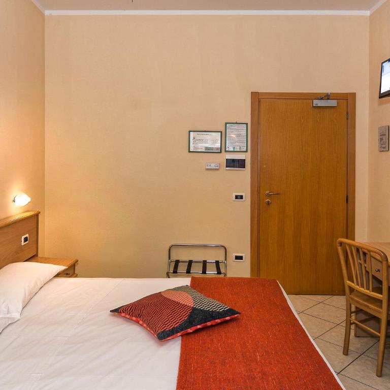 Hotel Astor - Camera Matrimoniale/Doppia con Letti Singoli con Bagno in Comune - 8