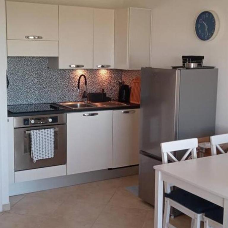 Feels like home JUAN FLORE - Air-conditioned furnished apartment with terrace & parking - Appartement 1 Chambre - 4