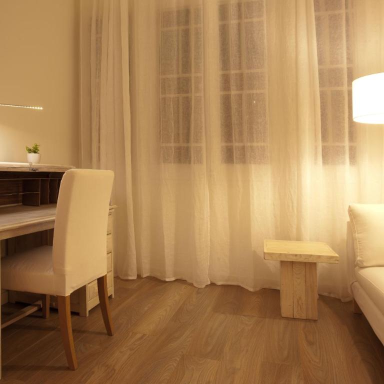 Casanova Charm 4BDR Apartment - Four-Bedroom Apartment - 17