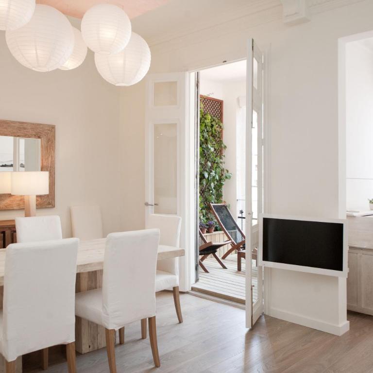Casanova Charm 4BDR Apartment - Four-Bedroom Apartment - 4