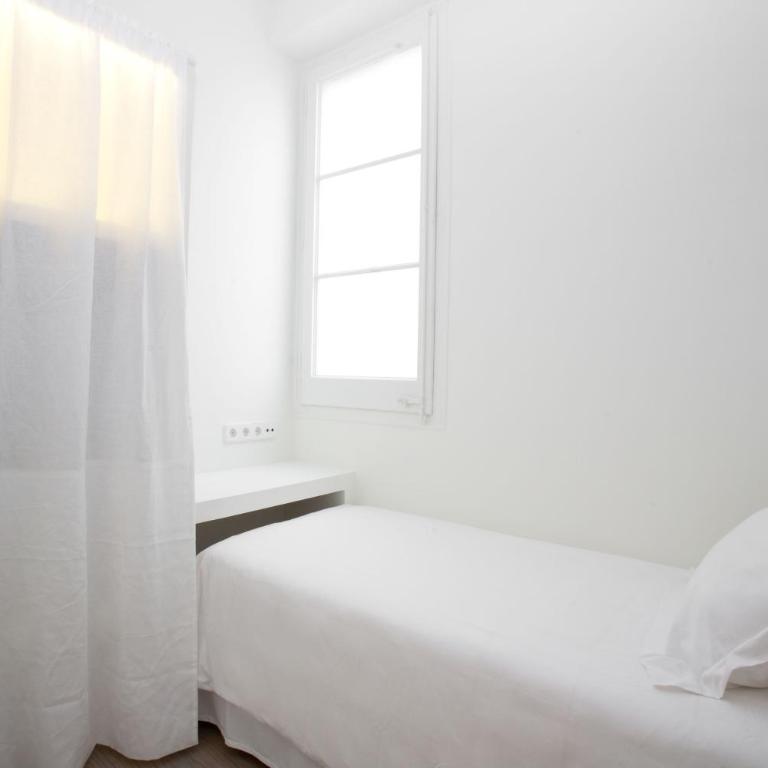 Casanova Charm 4BDR Apartment - Four-Bedroom Apartment - 12