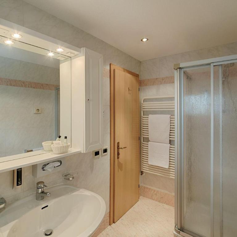 Hotel Villa Eden - Large Double or Twin Room - 5