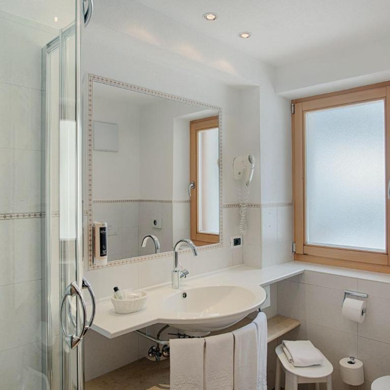 Hotel Villa Eden - Double or Twin Room with Balcony - 3