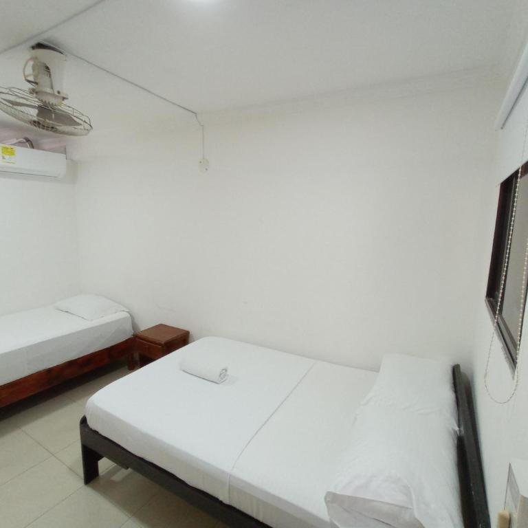 Hotel Perla Real - Standard Triple Room - 5