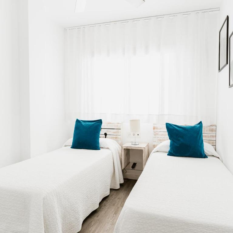 Bristol Sunset Beach - Holiday Apartments - Two-Bedroom Suite XXL - 6