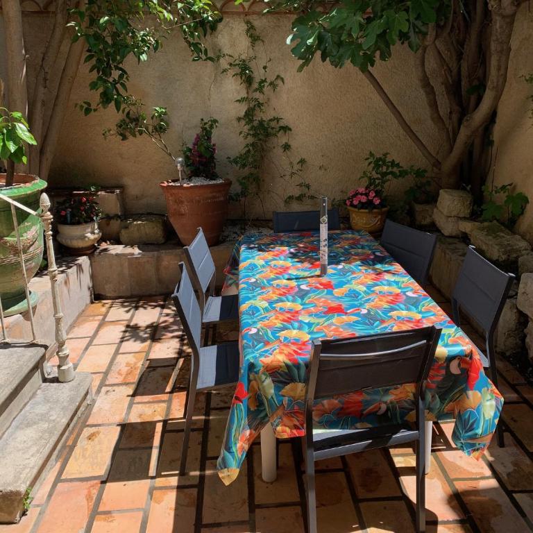 La maison sur la place dans Aigues Mortes climatisé - Maison 2 Chambres - 9