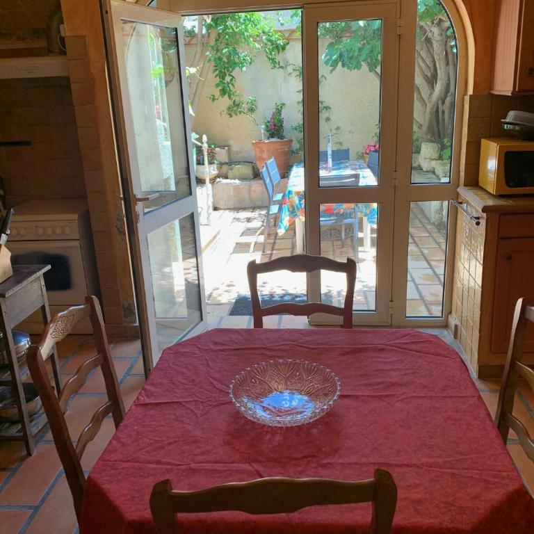 La maison sur la place dans Aigues Mortes climatisé - Maison 2 Chambres - 11