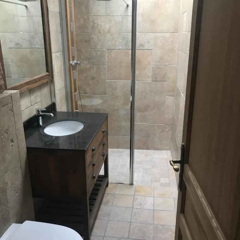 La maison sur la place dans Aigues Mortes climatisé - Maison 2 Chambres - 30