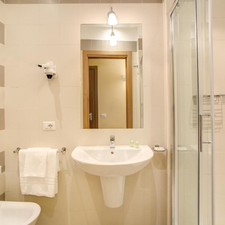 Top Floor Navona - Camera Matrimoniale/Doppia con Letti Singoli con Letto Supplementare - 5