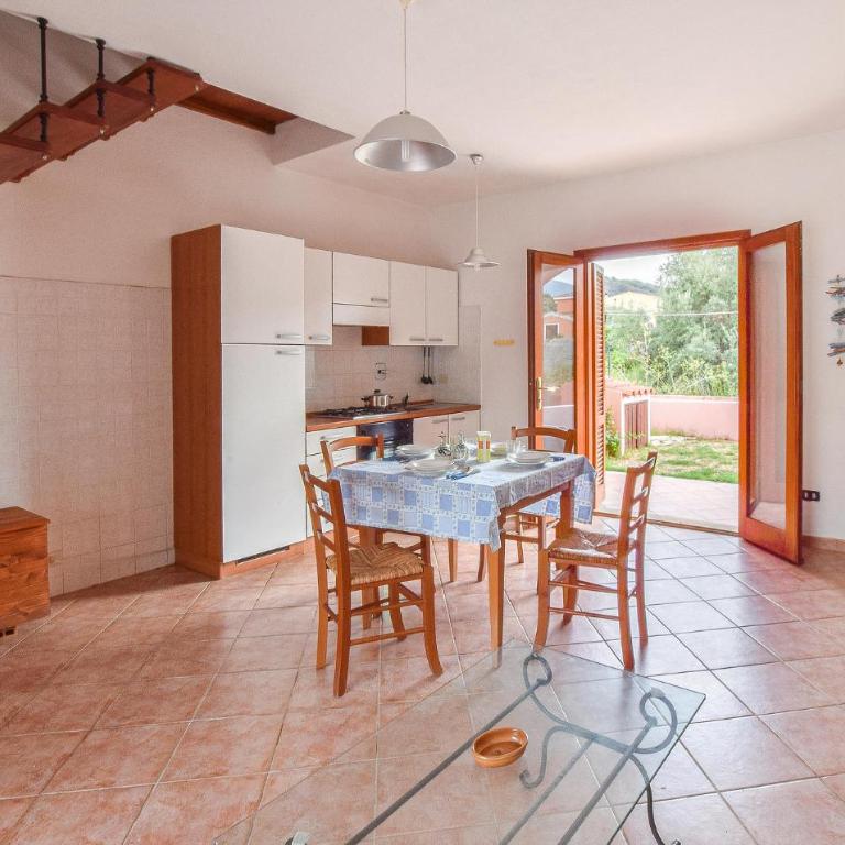 2 Bedroom Stunning Home In Straulas - Casa Vacanze con 2 Camere da Letto - 9