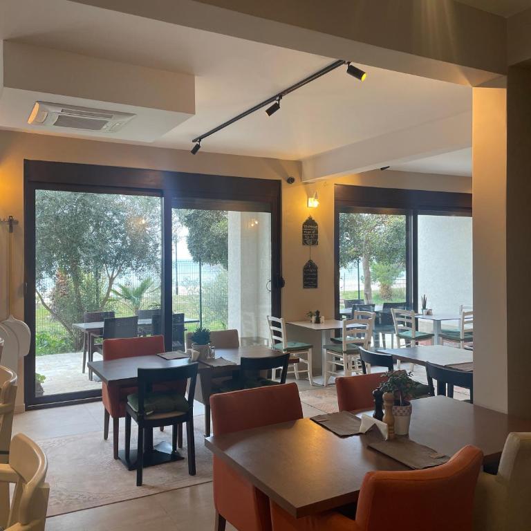 Apartments Kuce Lekovica Beach & snack bar- Bistro - Double Room with Balcony and Sea View - 7