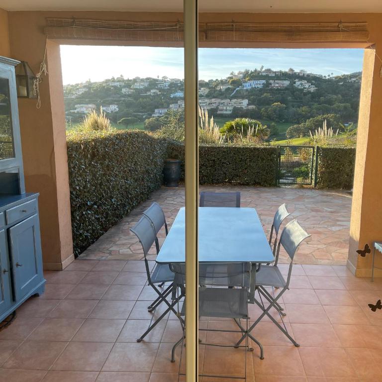 Villa "Les Greens" - Ste Maxime - 6 pers - Fibre - Proche Plages et Centre-Ville - Haus mit 2 Schlafzimmern - 18