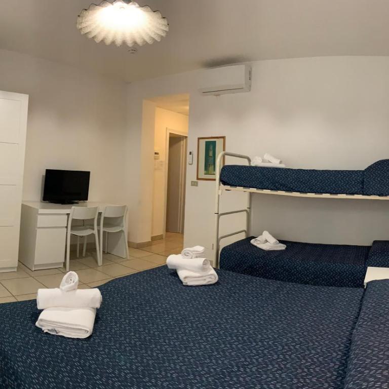 Hotel Marylise - Camera Tripla - 25