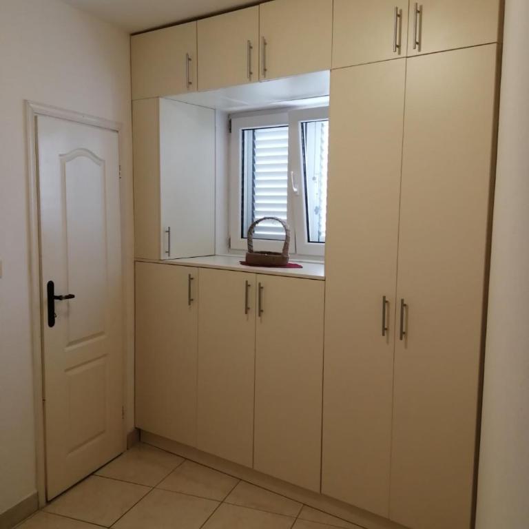 Seaside apartments and rooms - Apartment with Balcony - 8