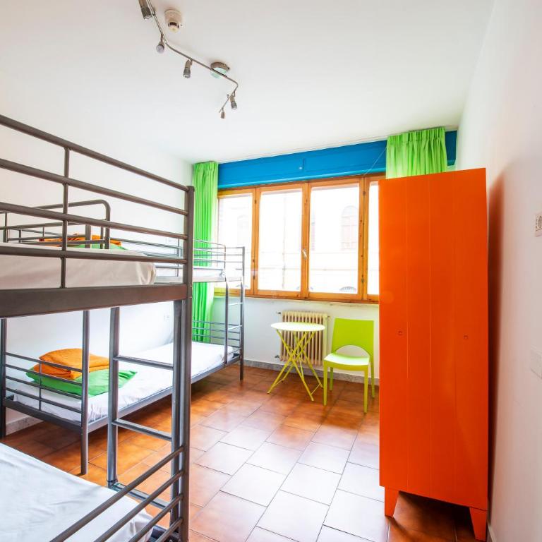 Safestay Pisa Centrale - Camera Quadrupla con Bagno Privato - 14
